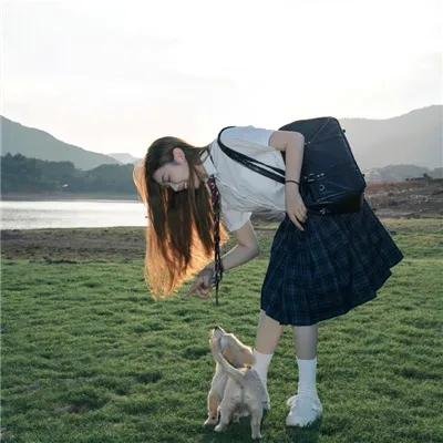 门口男孩
